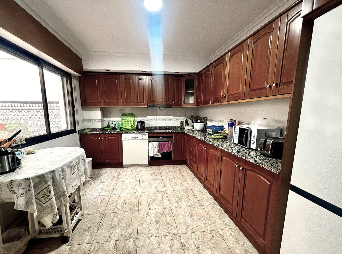 Photo 8 of 4-bedroom apartment with 2 interior patios.