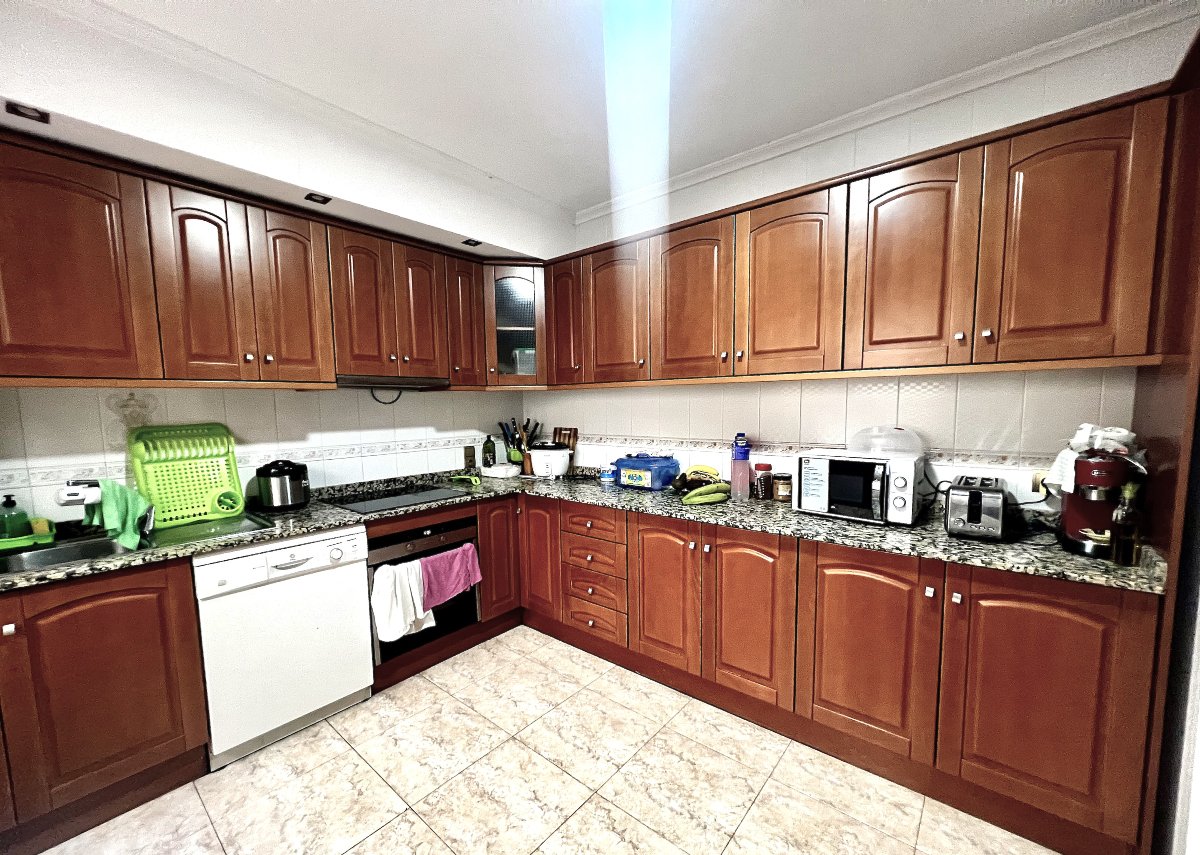 Photo 6 of 4-bedroom apartment with 2 interior patios.