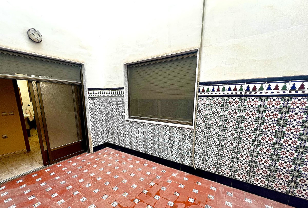 Photo 3 of 4-bedroom apartment with 2 interior patios.