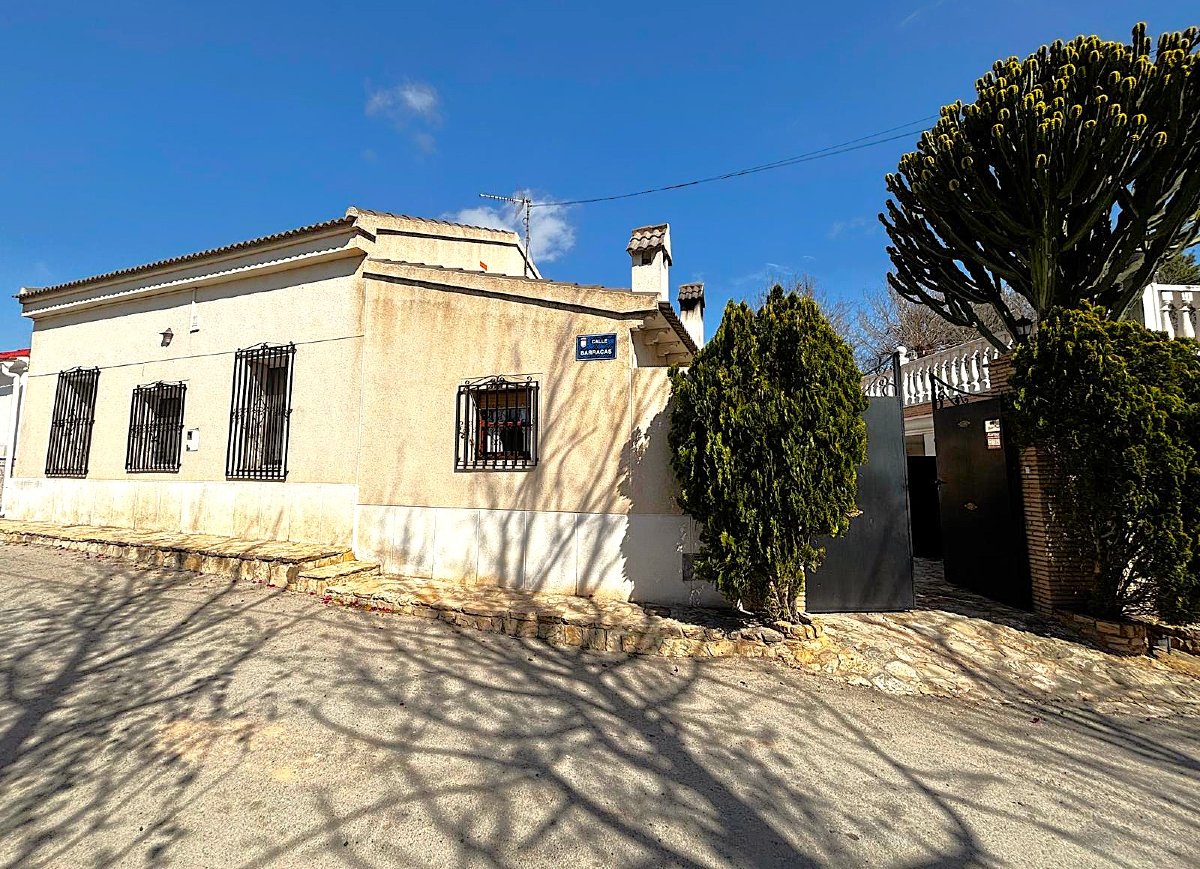 Villa For Sale in Benejúzar, Alicante, Spain
