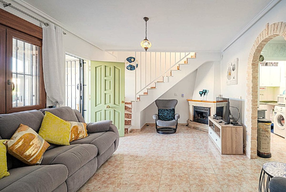 Photo 8 of 3-bedroom semi-detached house walking distance from beach!
