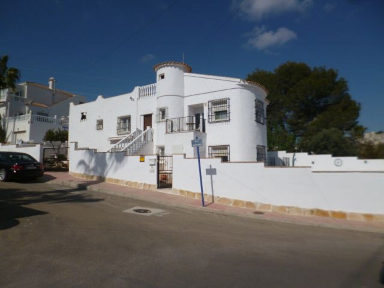 5-bed Apartment for sale in Alicante, Spain