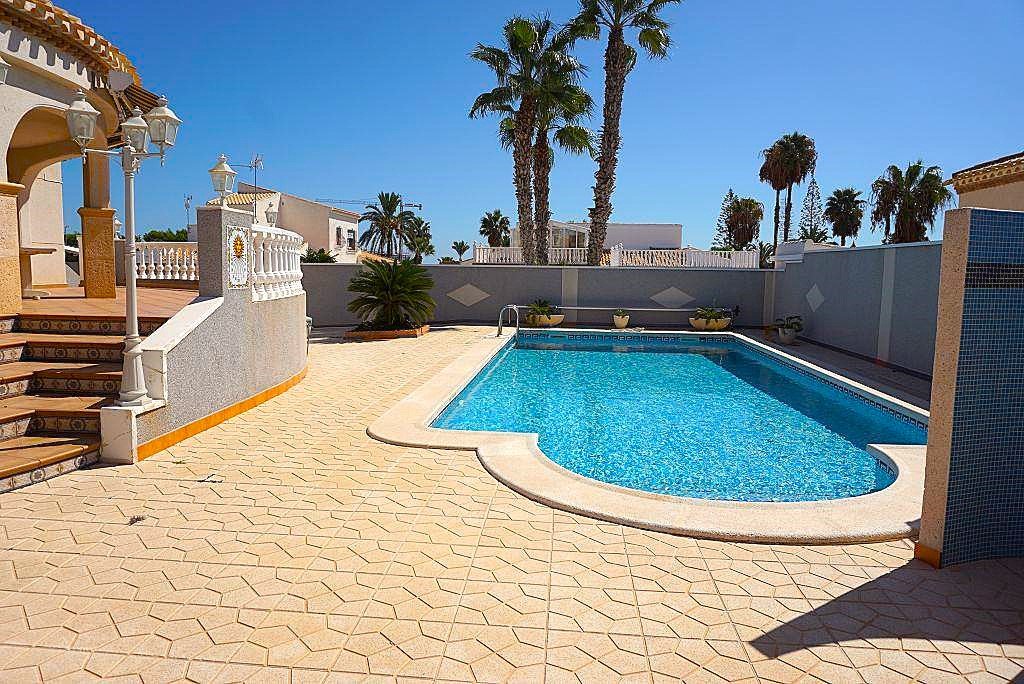 Photo 5 of Grand detached villa with high ceilings and private pool!