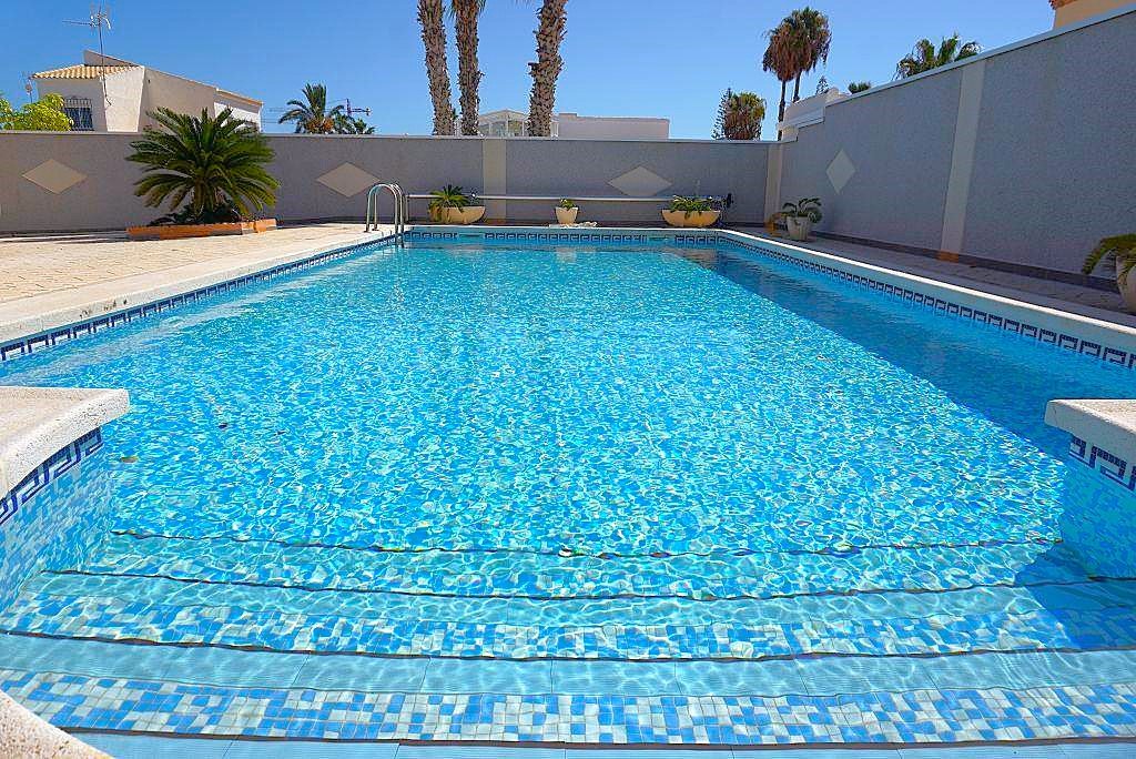 Photo 6 of Grand detached villa with high ceilings and private pool!