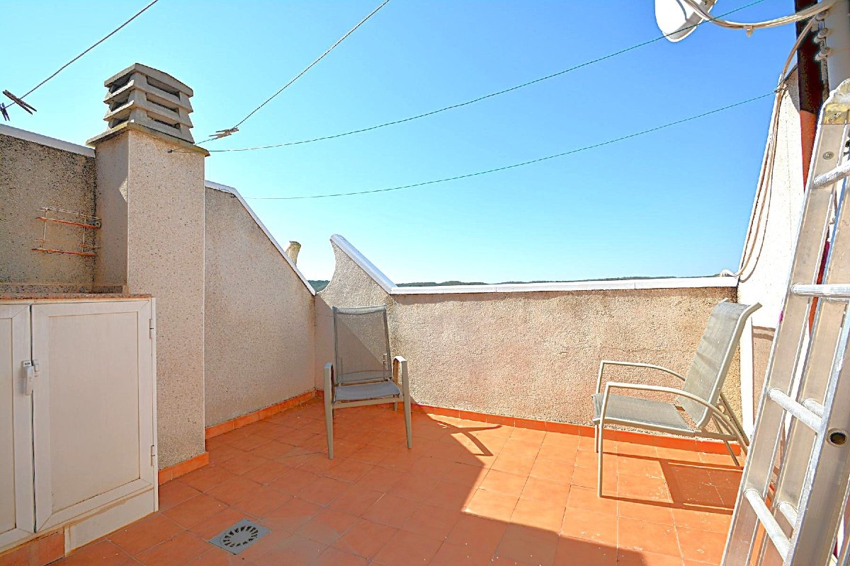 Photo 9 of Townhouse with garage and solarium walking distance from town centre!