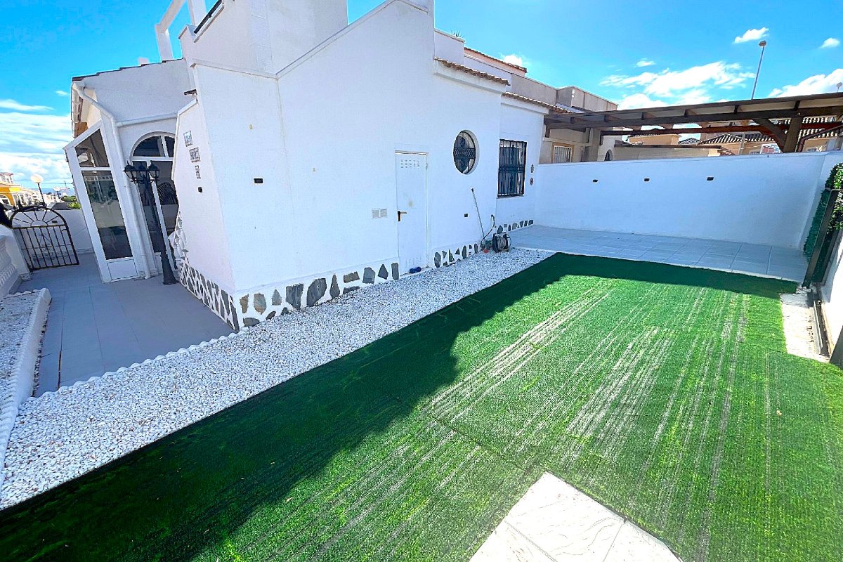 Photo 3 of Semi-detached villa on corner plot with sea views from the solari