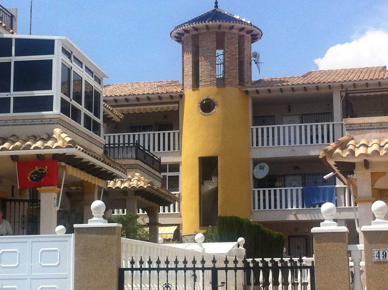 2-bed Apartment for sale in Alicante, Spain