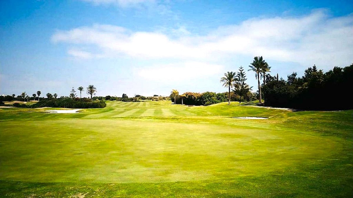 Photo 9 of Spectacular south-facing penthouse overlooking golf resort with 24/7 security!