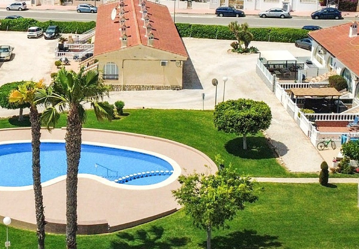Photo 4 of Bungalow with south-facing views over the pool!