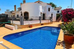 Stunning detached villa with separate guest accommodation!