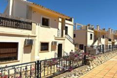 Luxury apartment with vaulted ceilings and panoramic views!