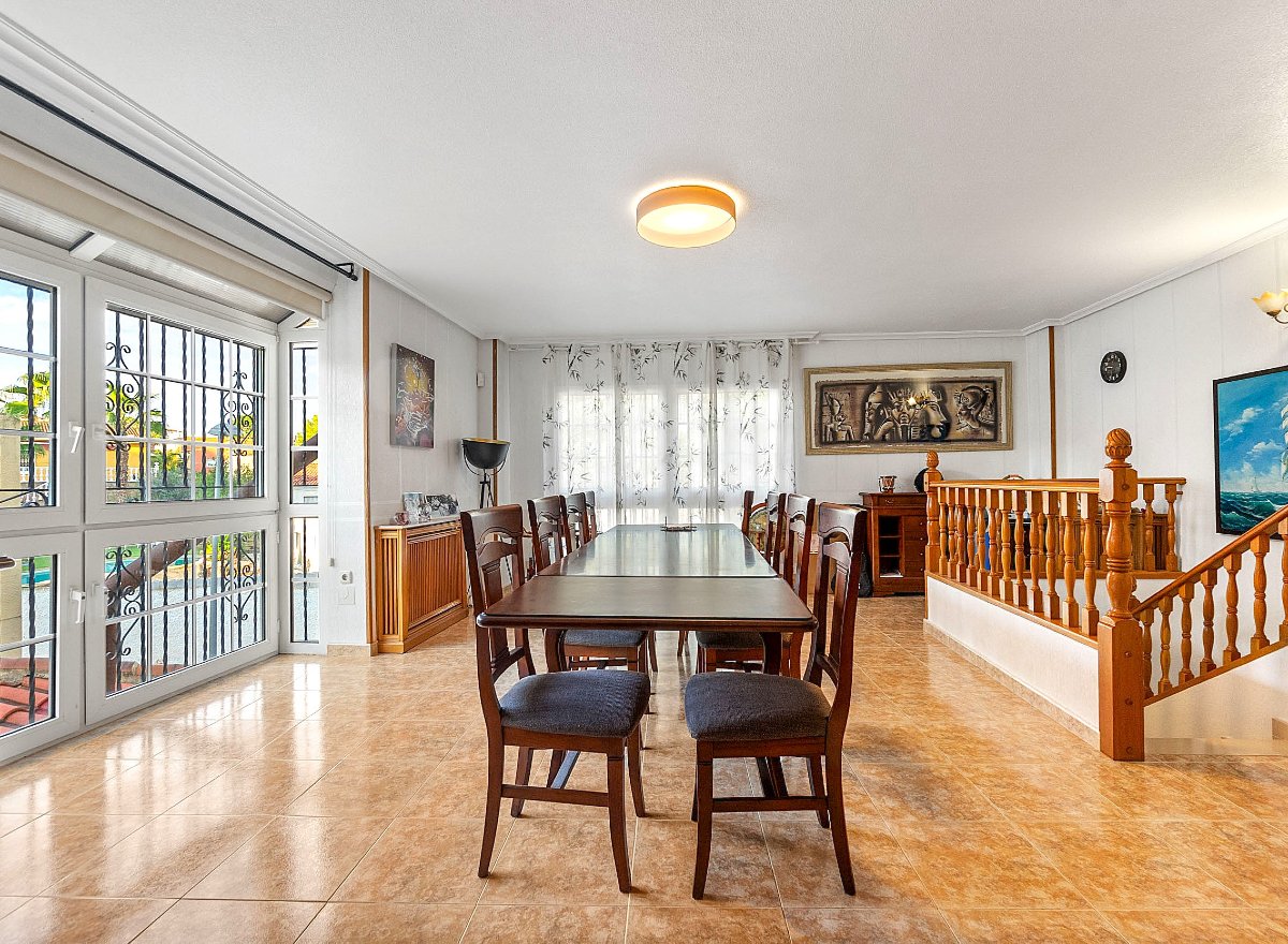 Photo 6 of Villa on large plot with private pool, sauna and Jacuzzi!