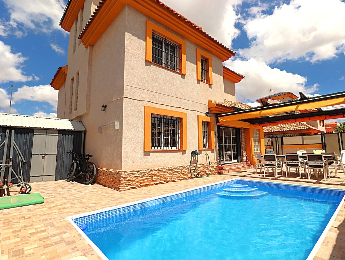 Town house For Sale in Los Montesinos, Alicante, Spain