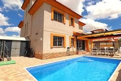 Villa with private pool and views over the Flamingo lake!