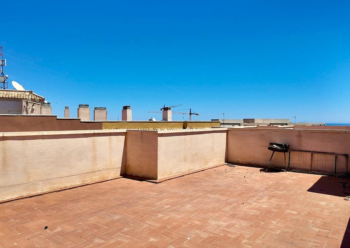Photo 4 of Secure penthouse apartment with private solarium!
