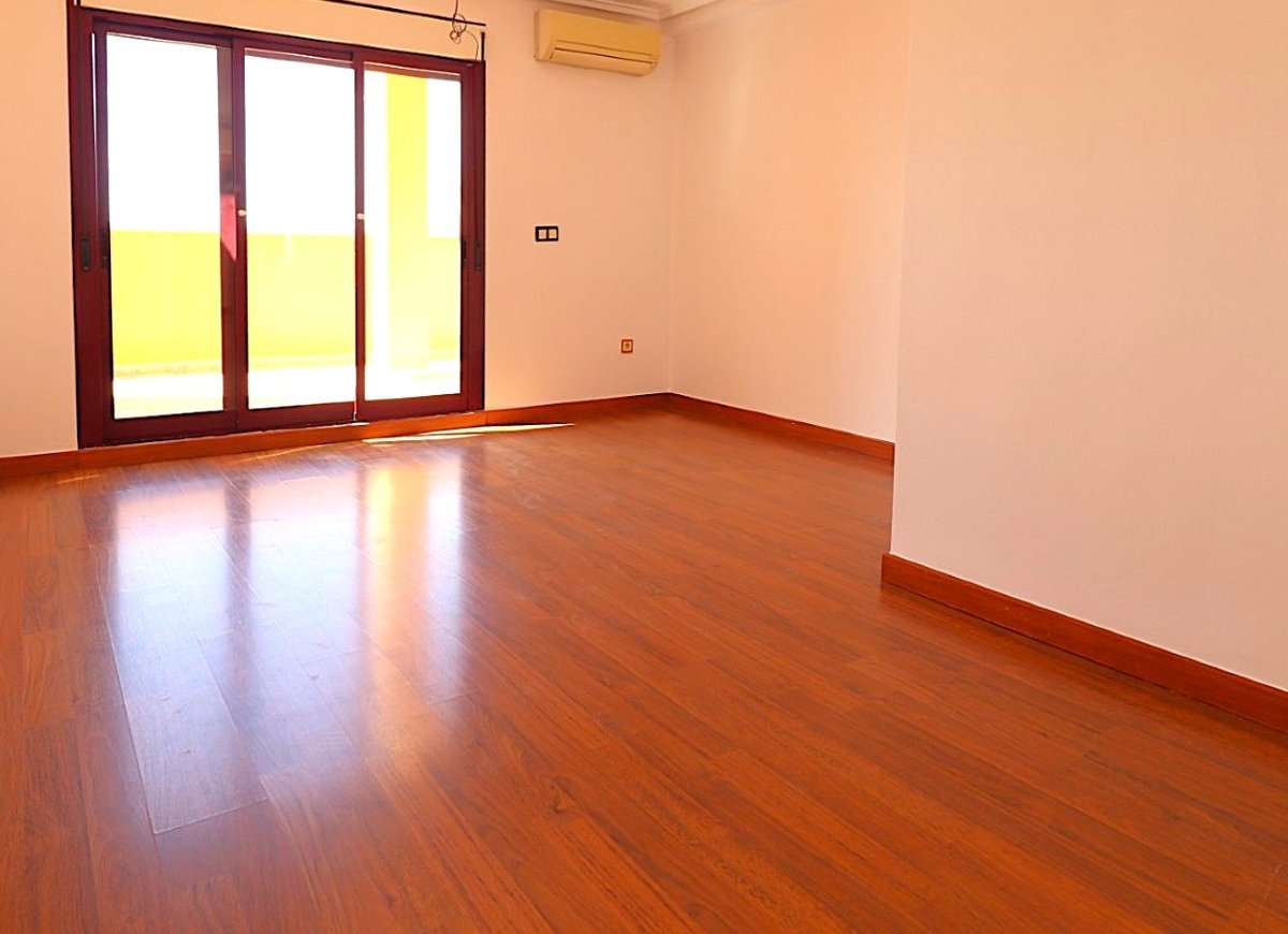 Photo 3 of Modern apartment at exceptionally low price!