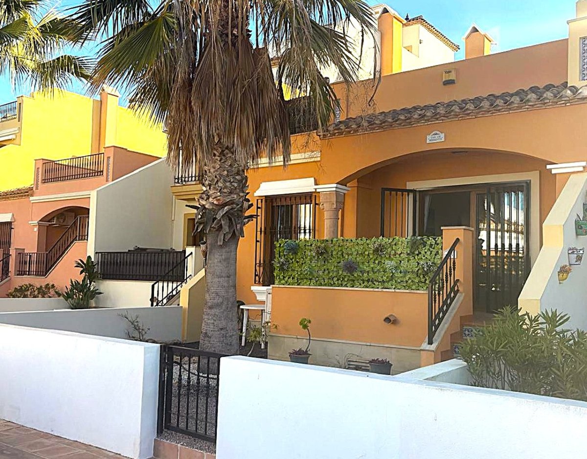 Town house For Sale in Algorfa, Alicante, Spain