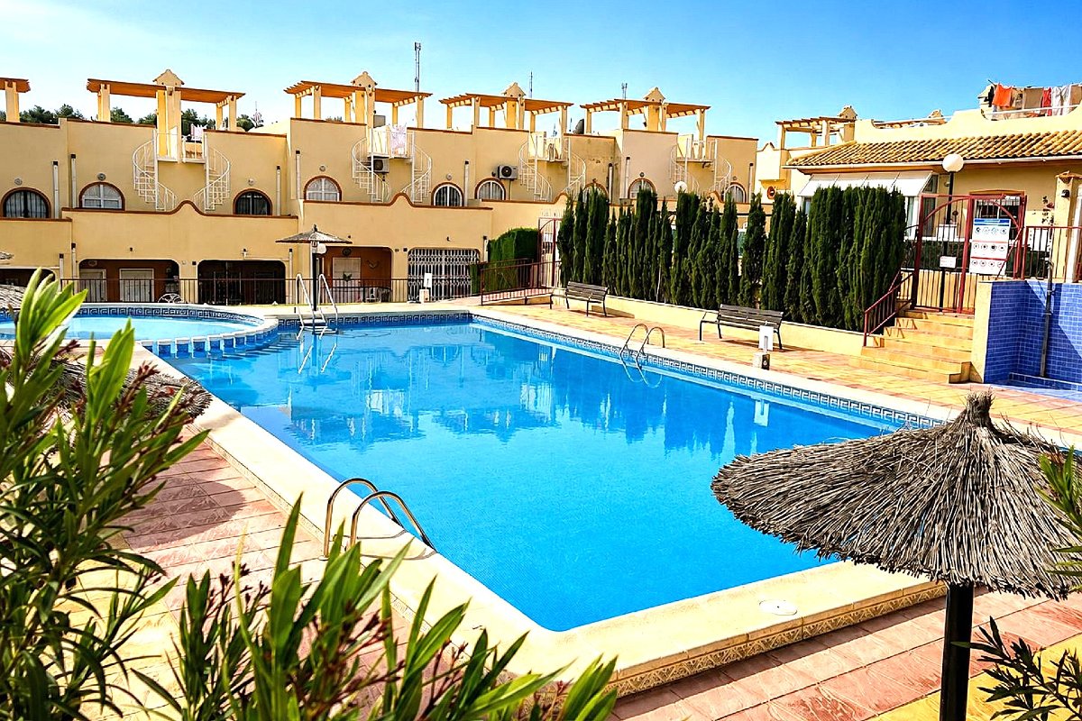 Town house For Sale in Villamartín, Alicante, Spain