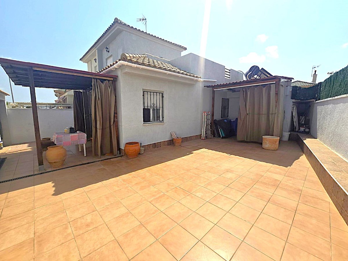 Photo 5 of House with solarium and large garden close to beaches!