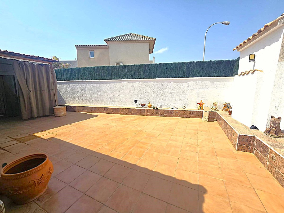 Photo 3 of House with solarium and large garden close to beaches!