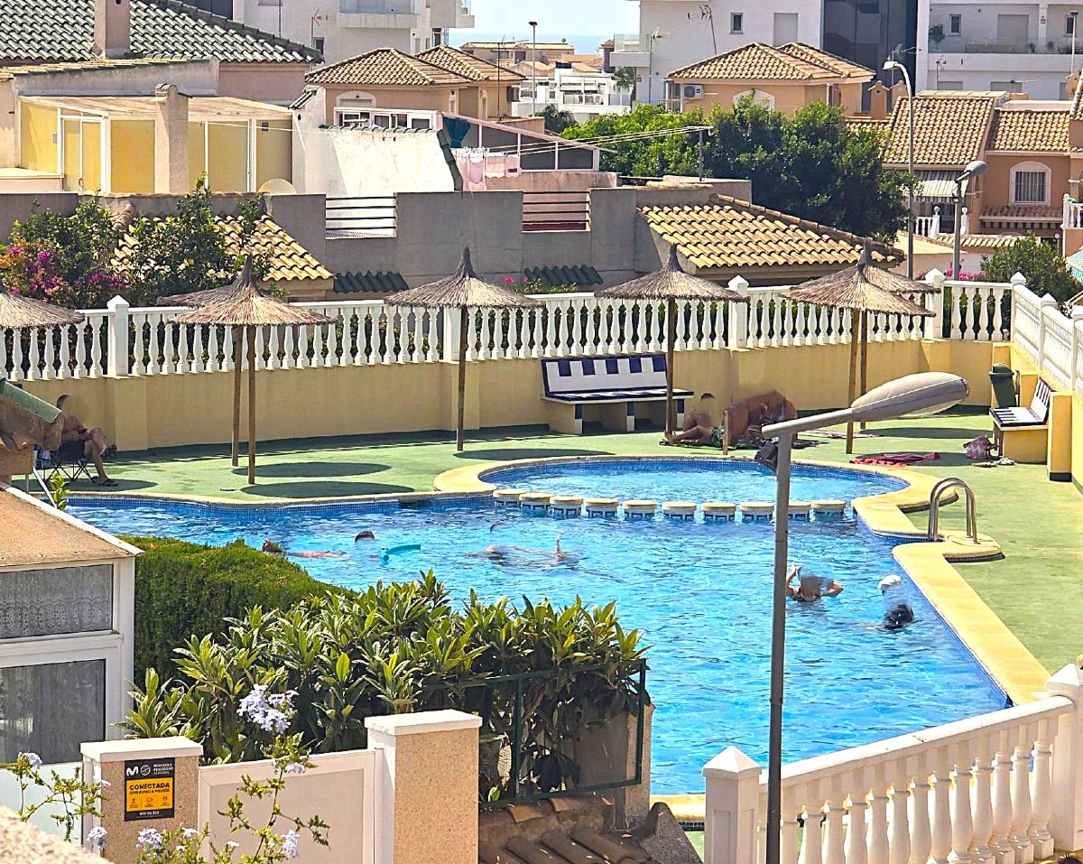 Photo 4 of House with solarium and large garden close to beaches!