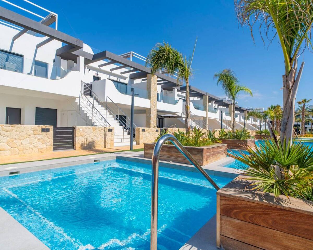 3-bed Town House for sale in Alicante, Spain