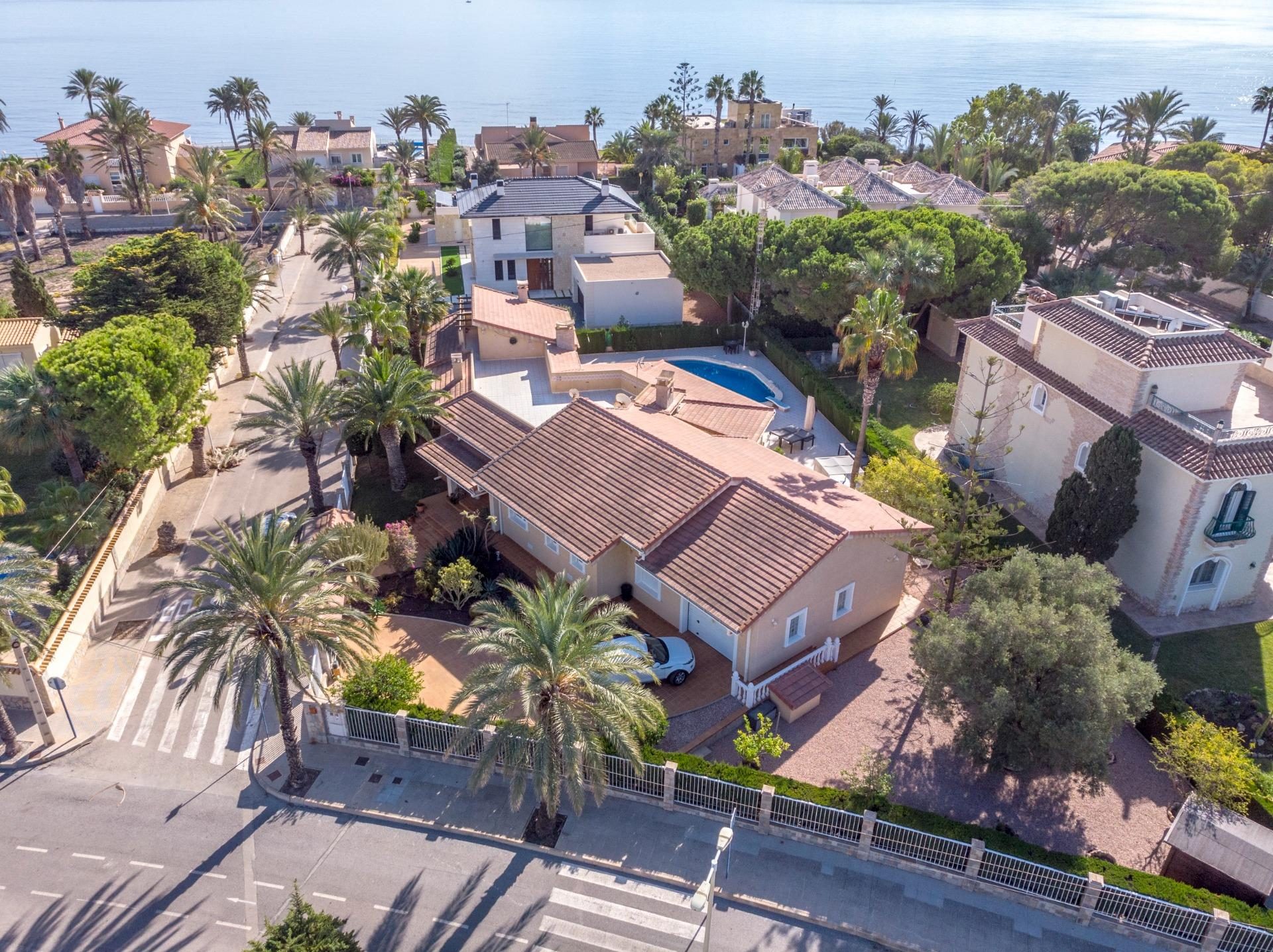 Photo 3 of Villa in Cabo Roig