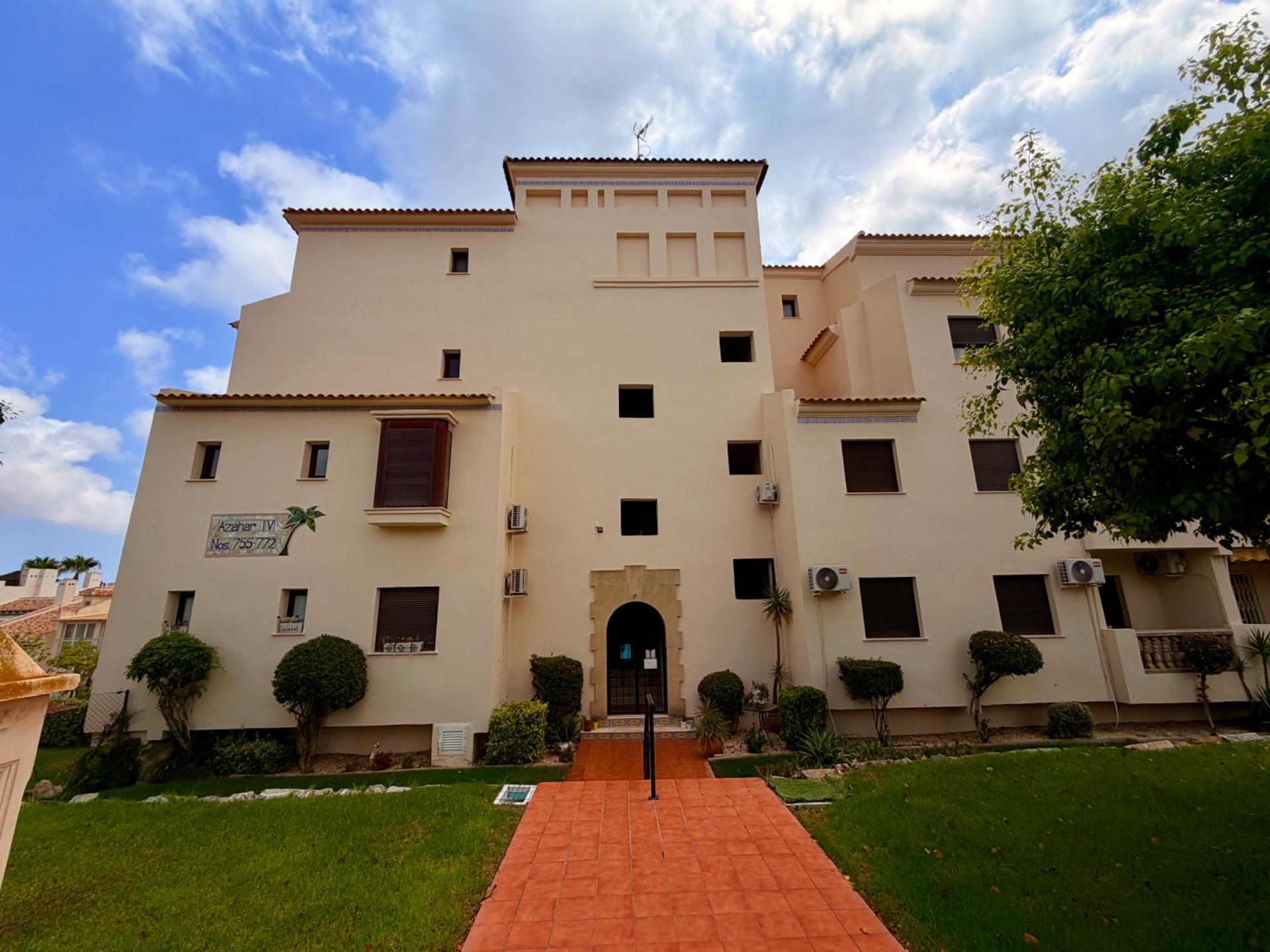 Apartment For Sale in Villamartín, Alicante, Spain