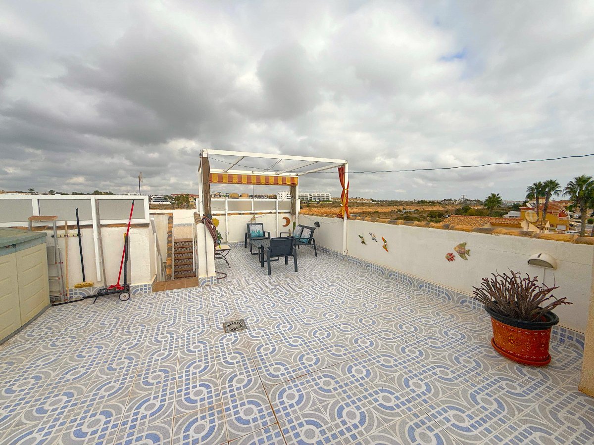 Photo 5 of Superb modern apartment with rooftop solarium and open views!