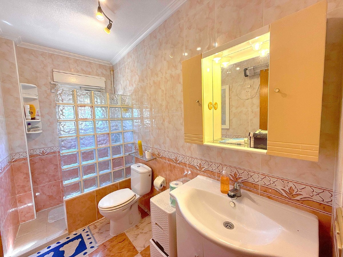 Photo 8 of Villa/bungalow on large corner plot!