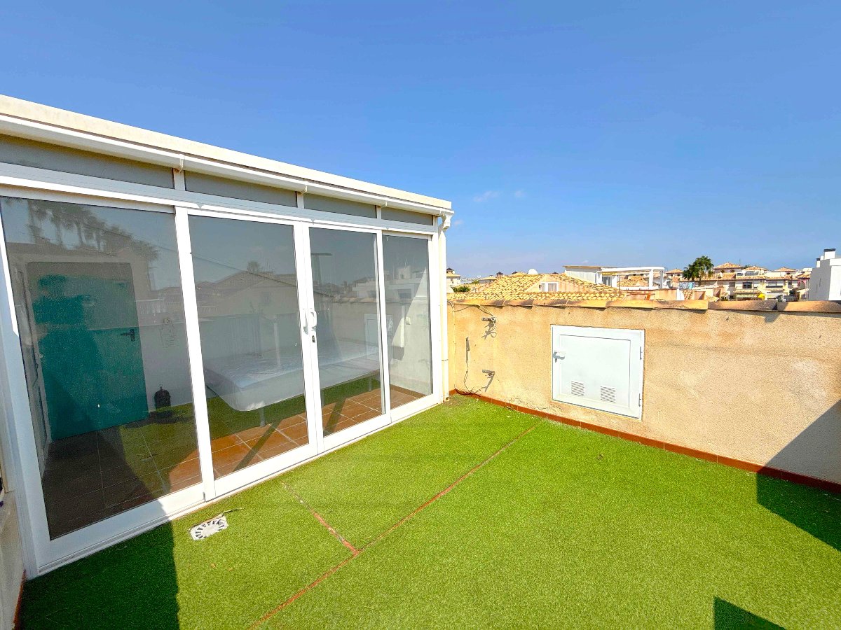 Photo 3 of Villa/bungalow on large corner plot!