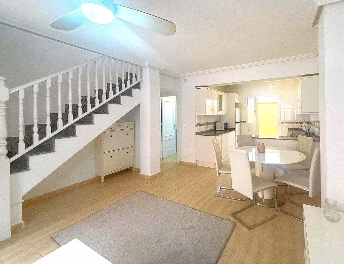 Photo 6 of 3-bed beachside house with rooftop solarium!