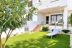Modern ground floor apartment on luxury golf course!