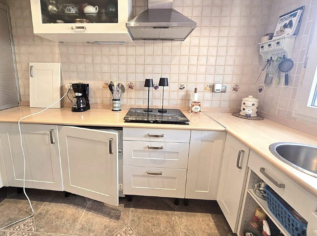 Photo 6 of Sea views and garage. Walking distance from beach!