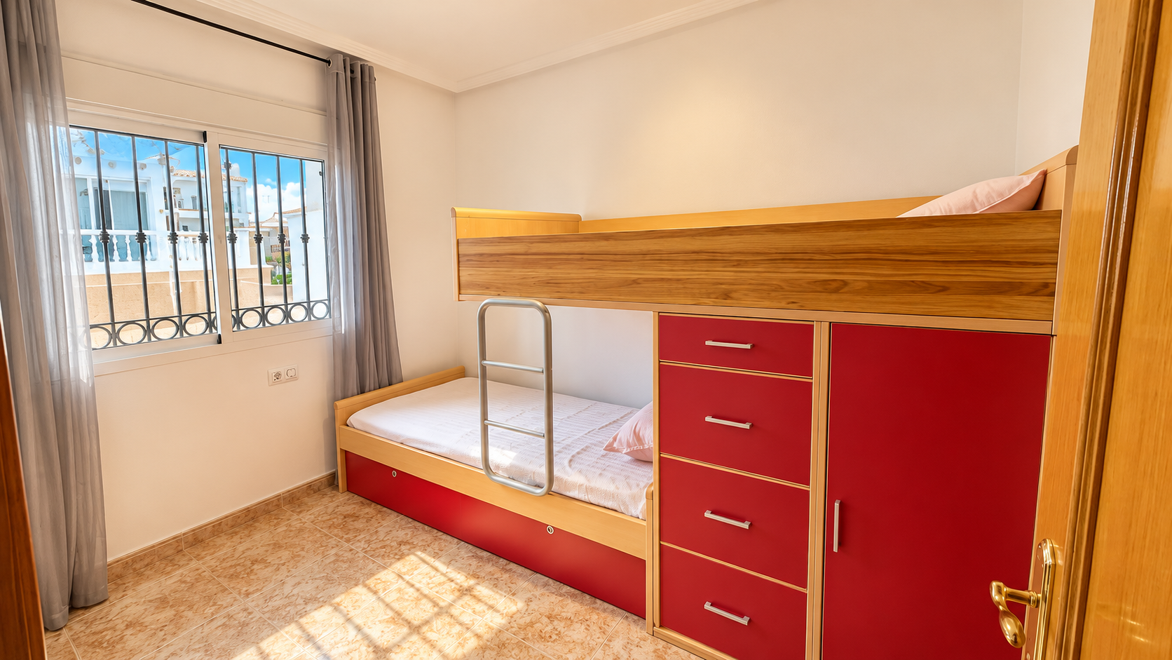 Photo 8 of Bungalow in Punta Prima