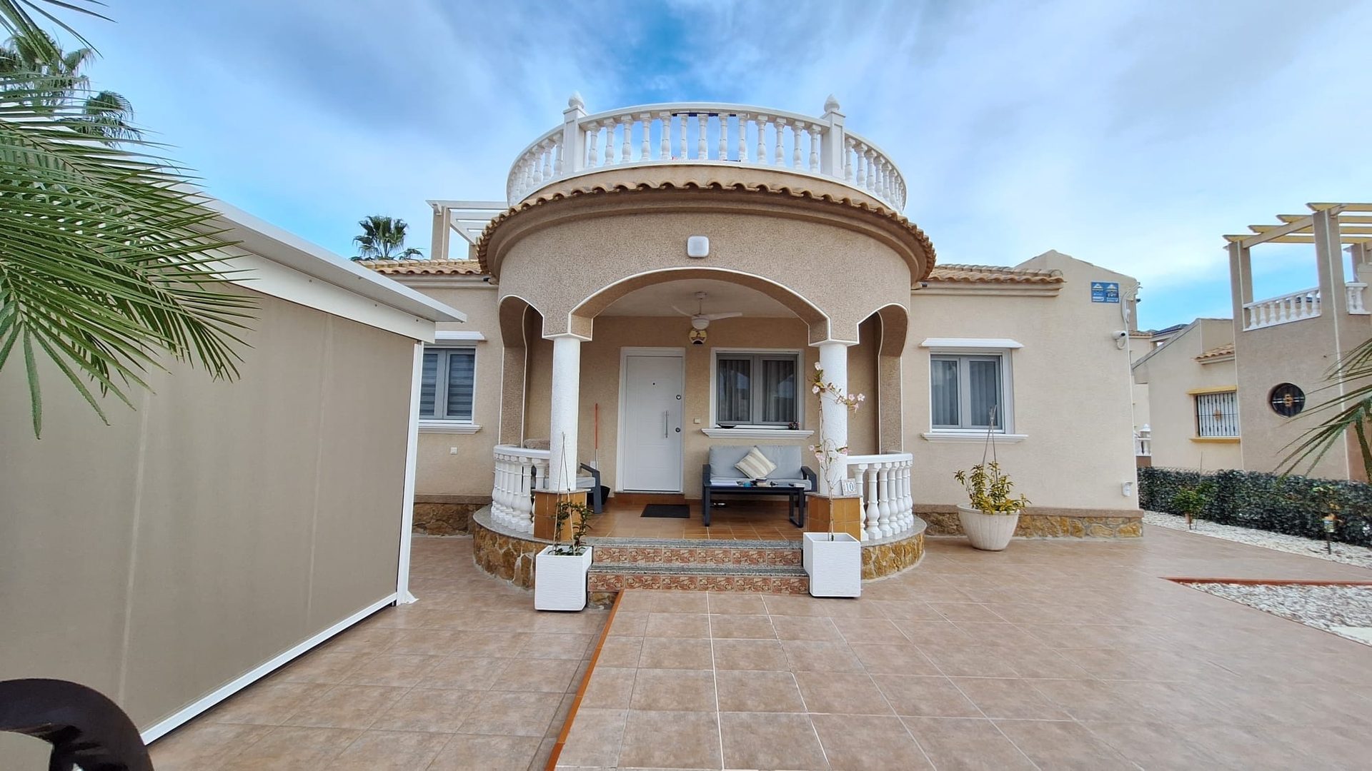 Villa For Sale in Guardamar del Segura, Alicante, Spain