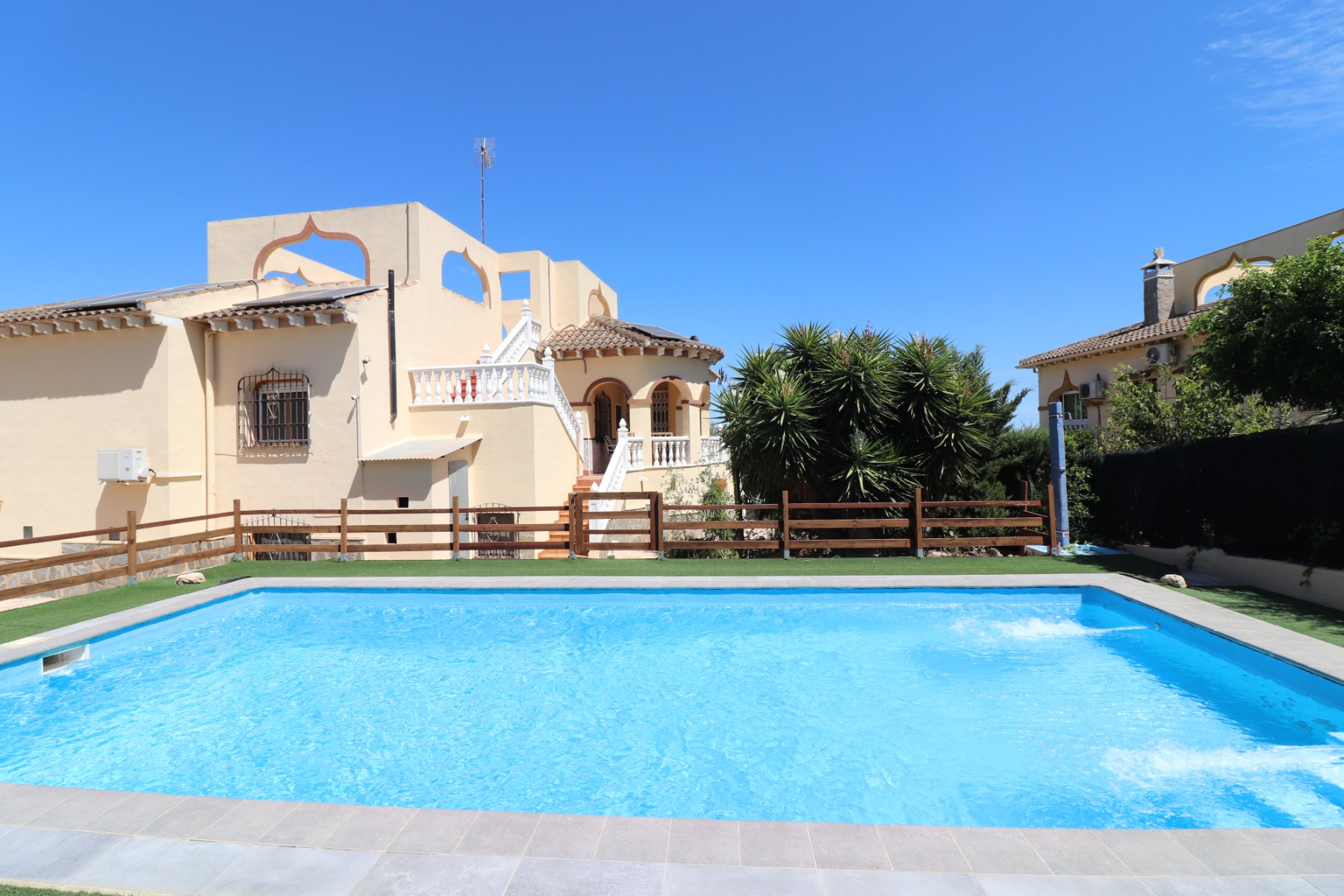 Detached Villa For Sale in Almoradí, Alicante, Spain