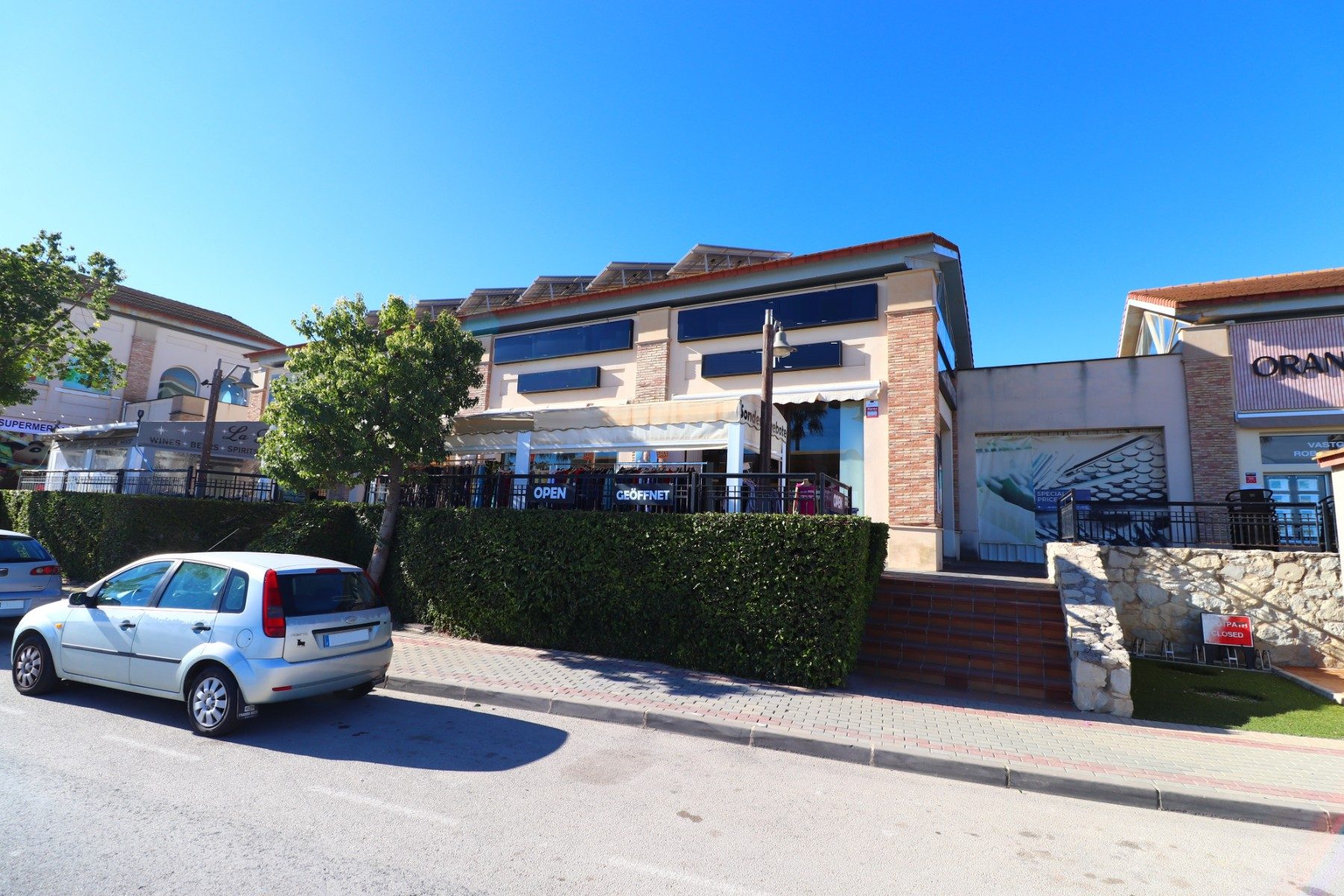 Commercial (Leasehold) For Sale in Algorfa, Alicante, Spain