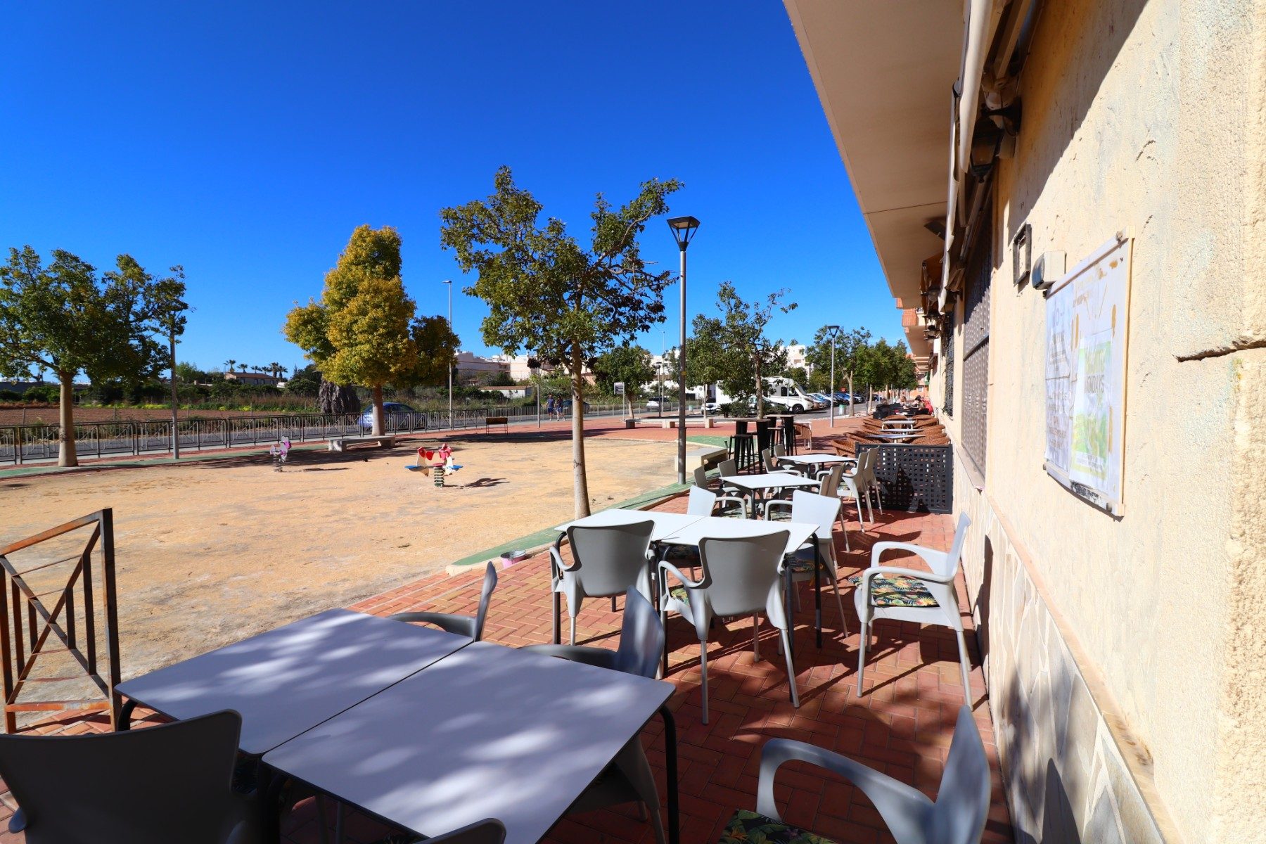 Photo 2 of Commercial (Leasehold) in Formentera del Segura