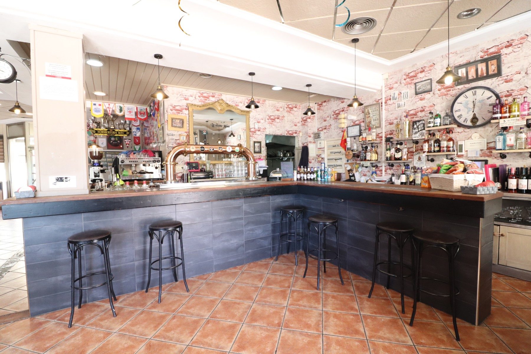 Photo 4 of Commercial (Leasehold) in Formentera del Segura