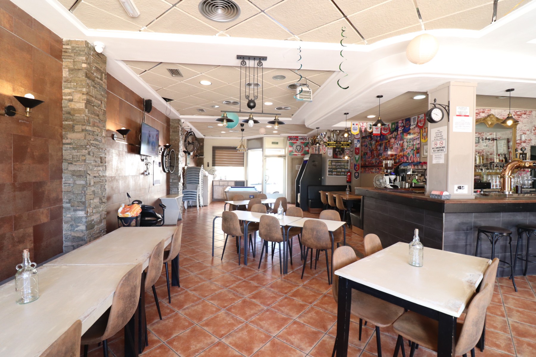 Photo 5 of Commercial (Leasehold) in Formentera del Segura