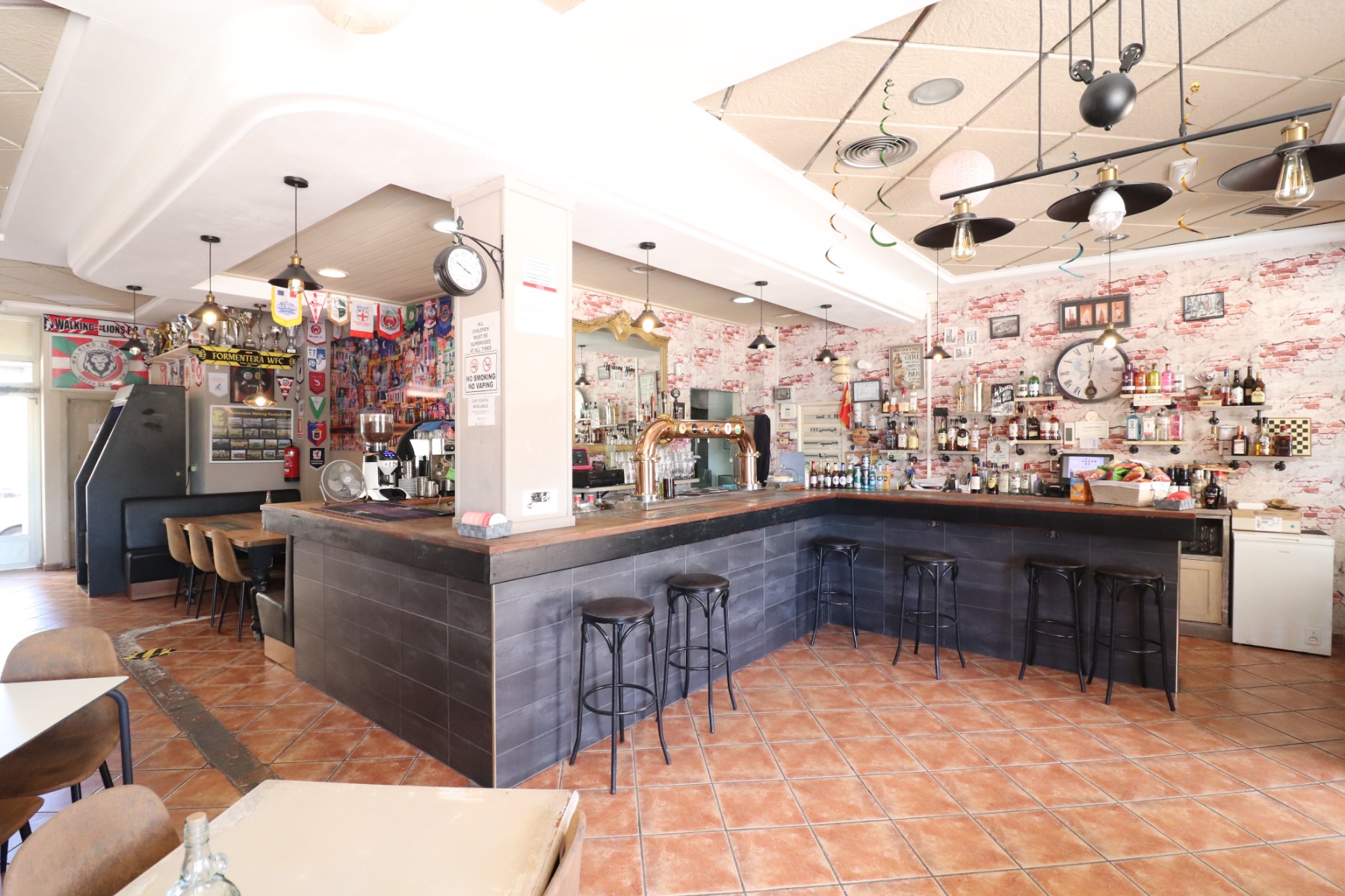 Photo 8 of Commercial (Leasehold) in Formentera del Segura