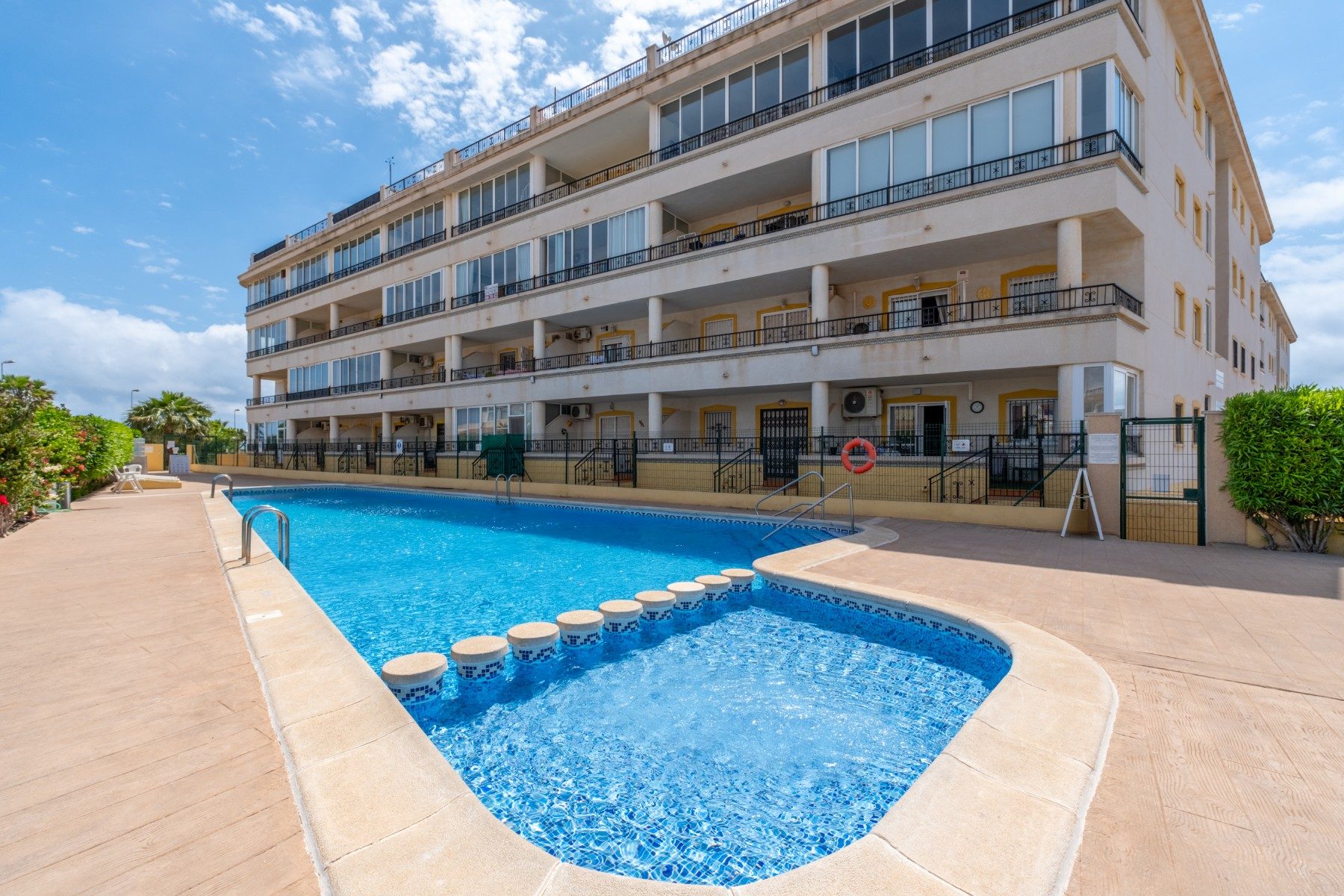 Apartment For Sale in Villamartín, Alicante, Spain