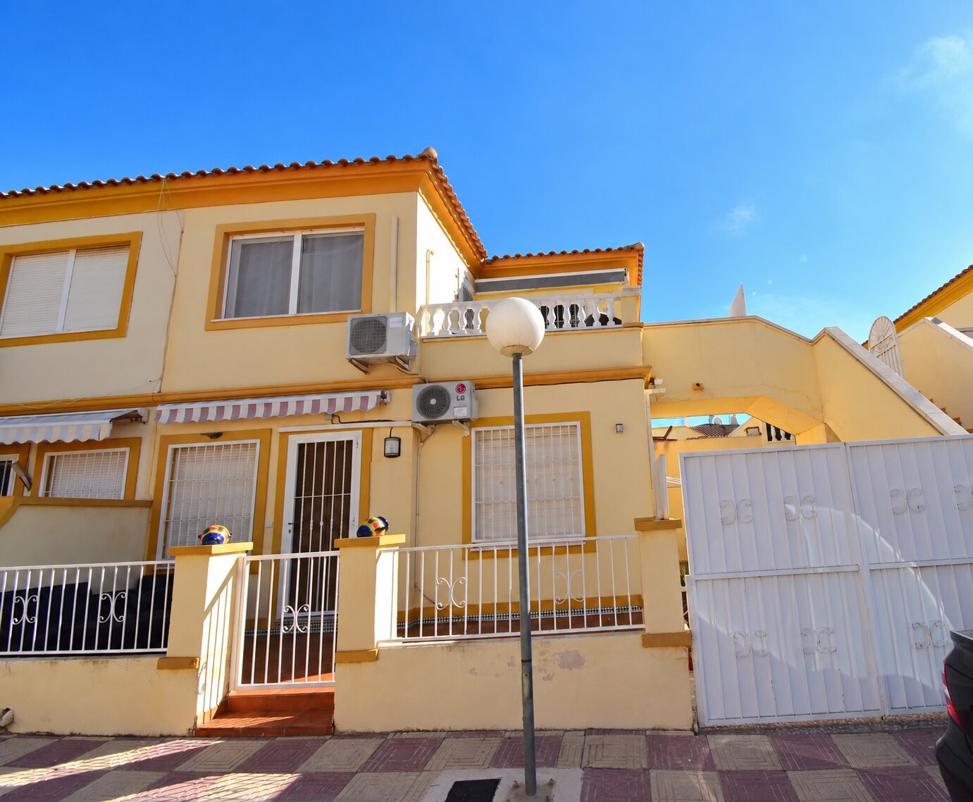 Apartment For Sale in Villamartín, Alicante, Spain