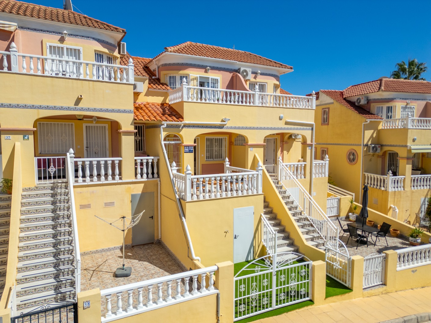 Townhouse For Sale in Villamartín, Alicante, Spain