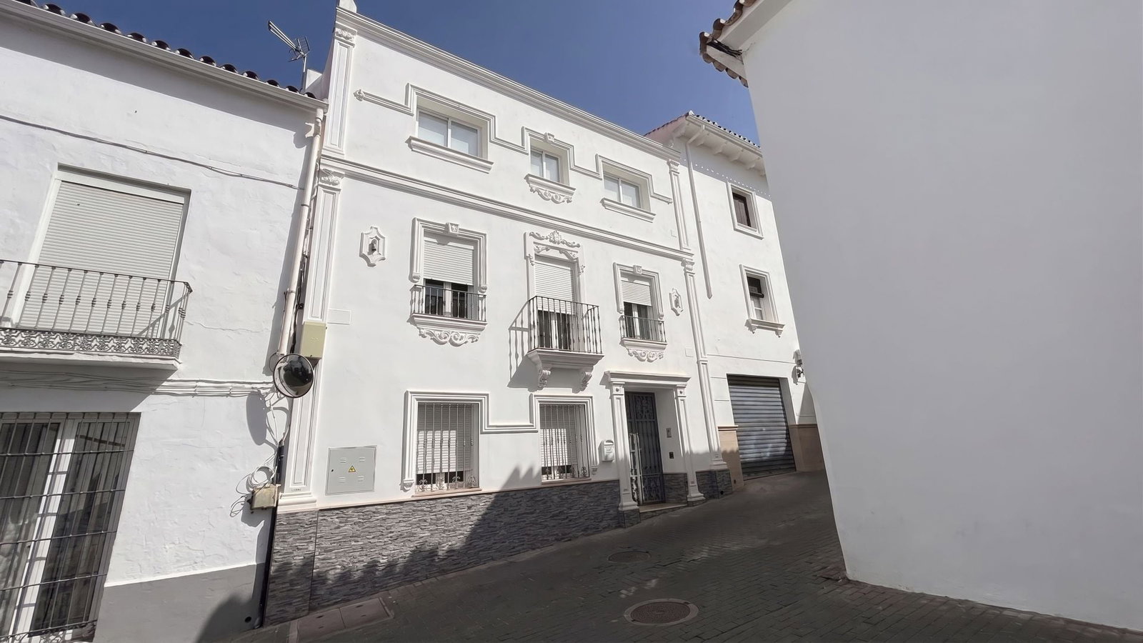 5-bed for sale in Alhaurín el Grande, Provincia de Málaga, Spain