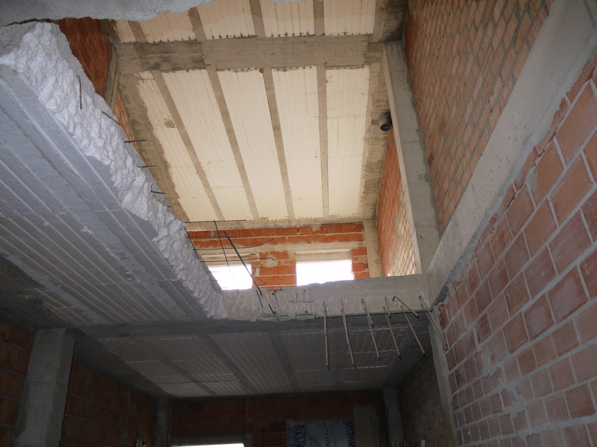 Photo 2 of Property in Olvera