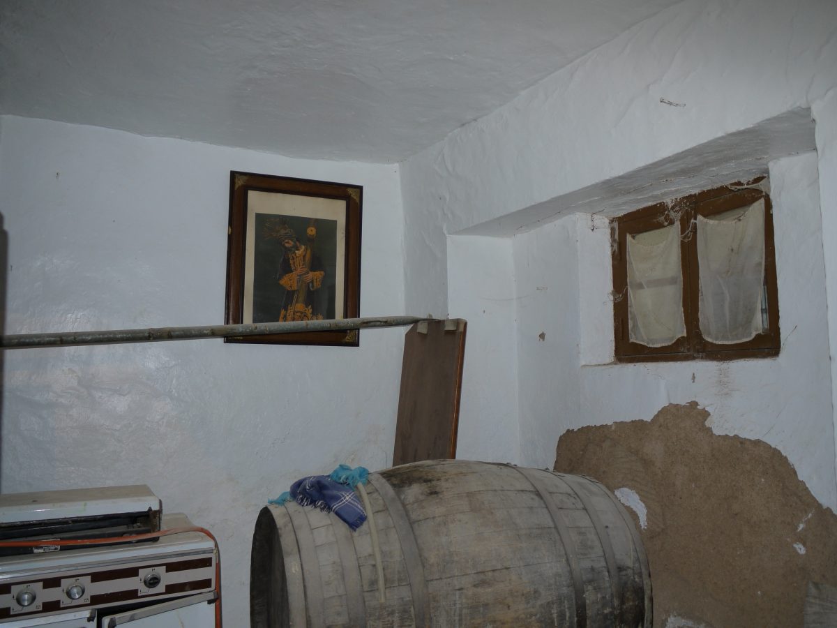 Photo 4 of Property in Olvera