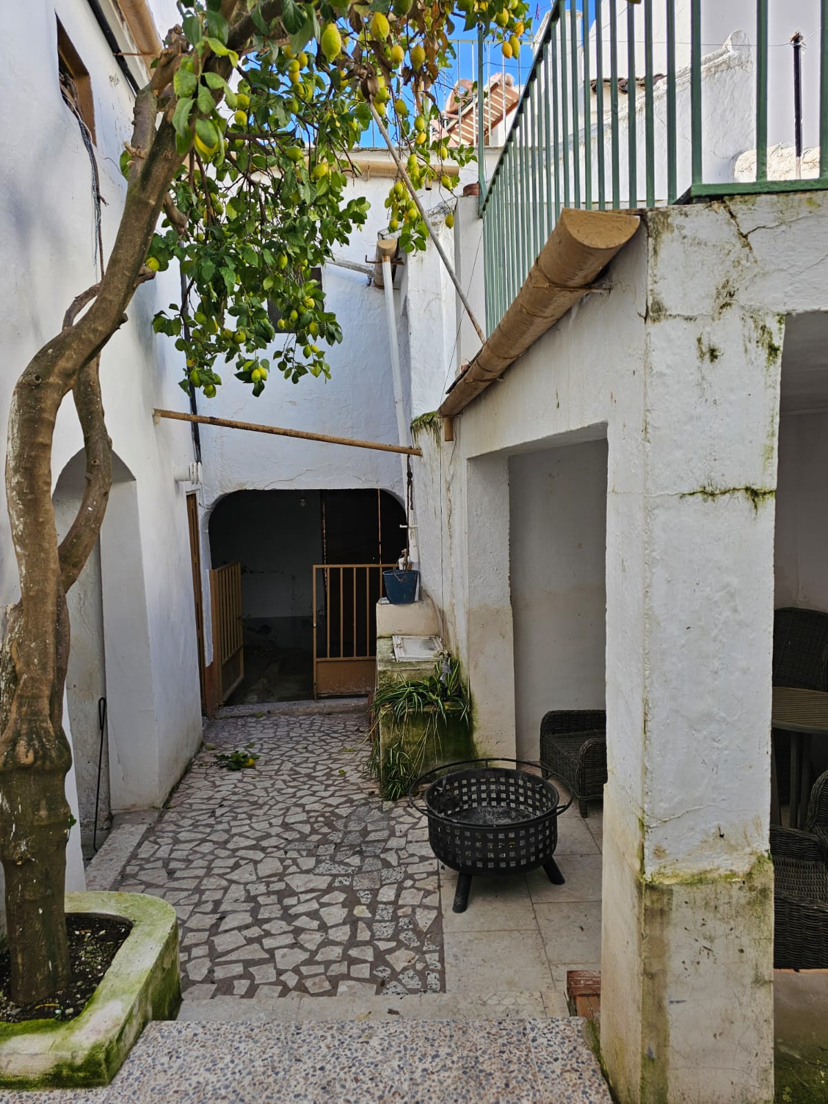 Photo 2 of Property in Olvera