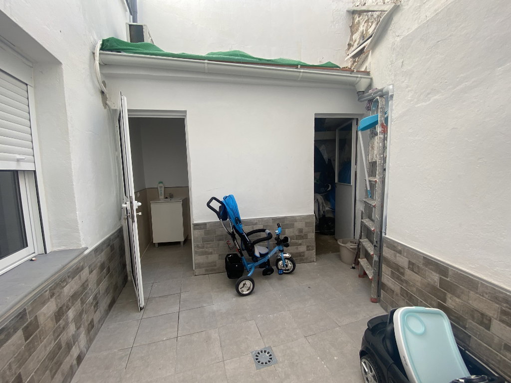 Photo 9 of Property in Olvera